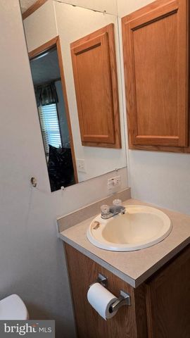 5 SUNRISE DR, Hershey, PA 17033