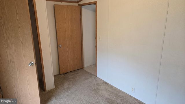 5 SUNRISE DR, Hershey, PA 17033