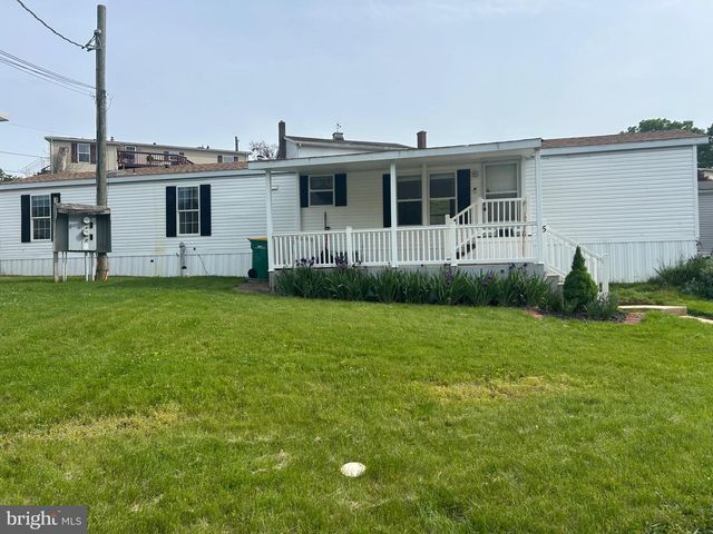 5 SUNRISE DR, Hershey, PA 17033