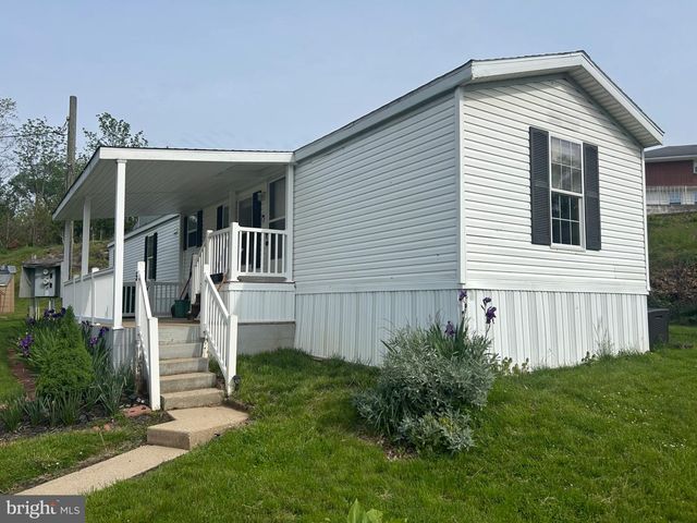 5 SUNRISE DR, Hershey, PA 17033