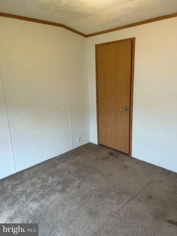 5 SUNRISE DR, Hershey, PA 17033