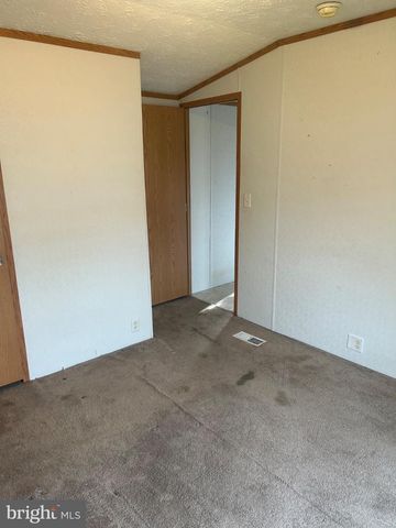 5 SUNRISE DR, Hershey, PA 17033