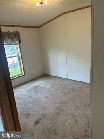 5 SUNRISE DR, Hershey, PA 17033