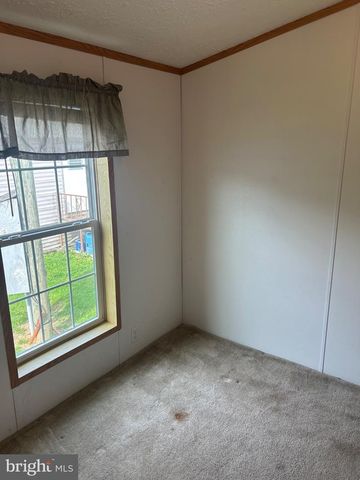 5 SUNRISE DR, Hershey, PA 17033