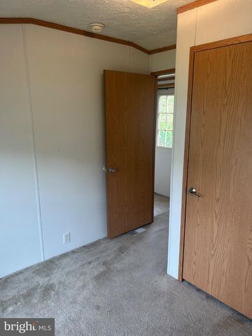 5 SUNRISE DR, Hershey, PA 17033
