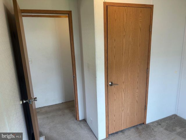 5 SUNRISE DR, Hershey, PA 17033
