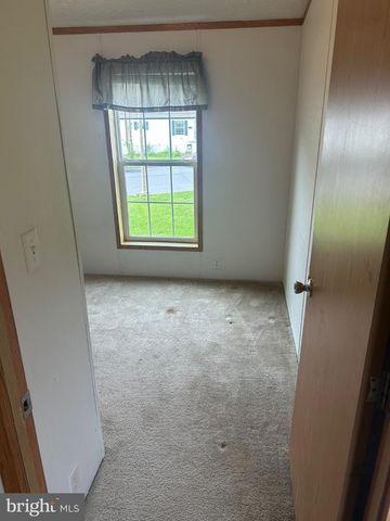 5 SUNRISE DR, Hershey, PA 17033