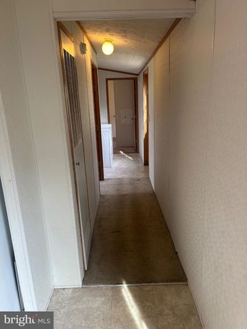 5 SUNRISE DR, Hershey, PA 17033