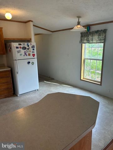 5 SUNRISE DR, Hershey, PA 17033