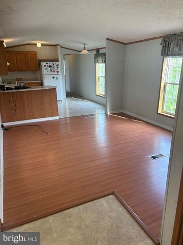5 SUNRISE DR, Hershey, PA 17033