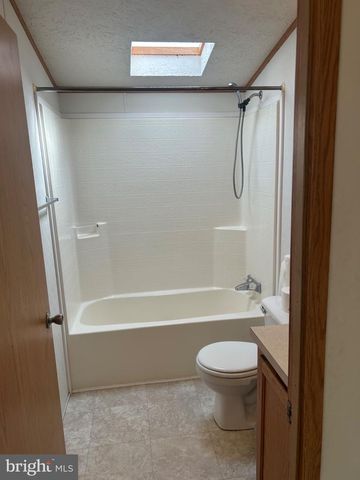5 SUNRISE DR, Hershey, PA 17033