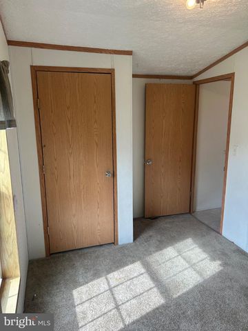 5 SUNRISE DR, Hershey, PA 17033