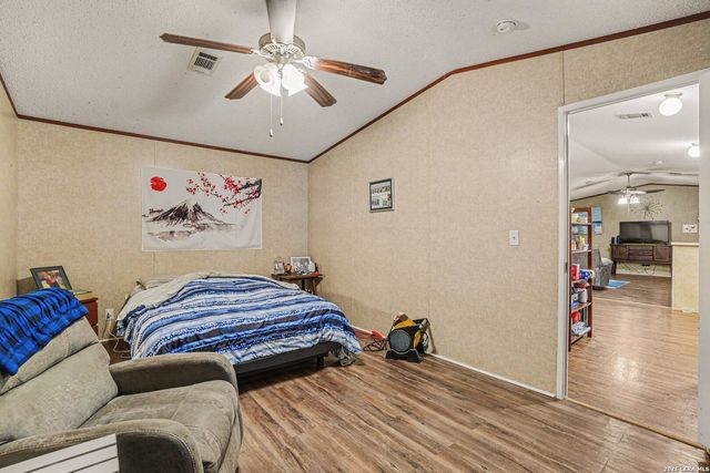 247 WOODCREEK CIR, Mcqueeney, TX 78123