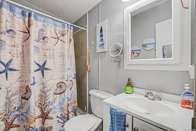 247 WOODCREEK CIR, Mcqueeney, TX 78123