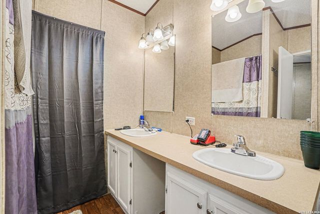 247 WOODCREEK CIR, Mcqueeney, TX 78123