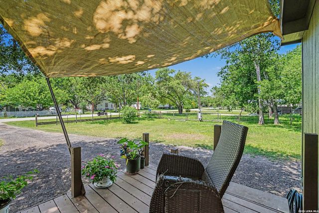 247 WOODCREEK CIR, Mcqueeney, TX 78123