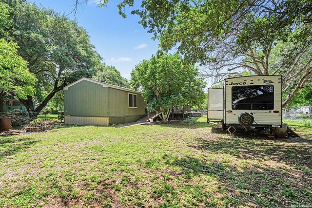 247 WOODCREEK CIR, Mcqueeney, TX 78123