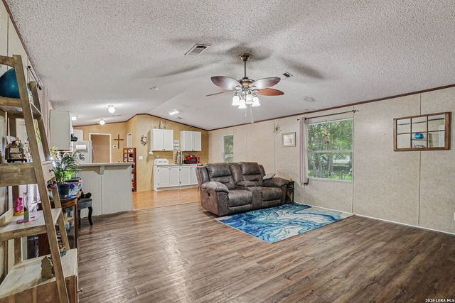 247 WOODCREEK CIR, Mcqueeney, TX 78123