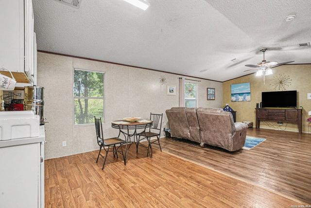 247 WOODCREEK CIR, Mcqueeney, TX 78123