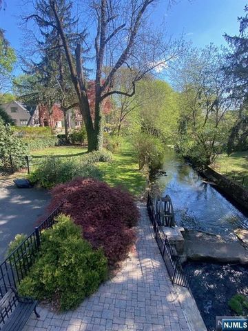 59 Oxford Place, Glen Rock, NJ 07452