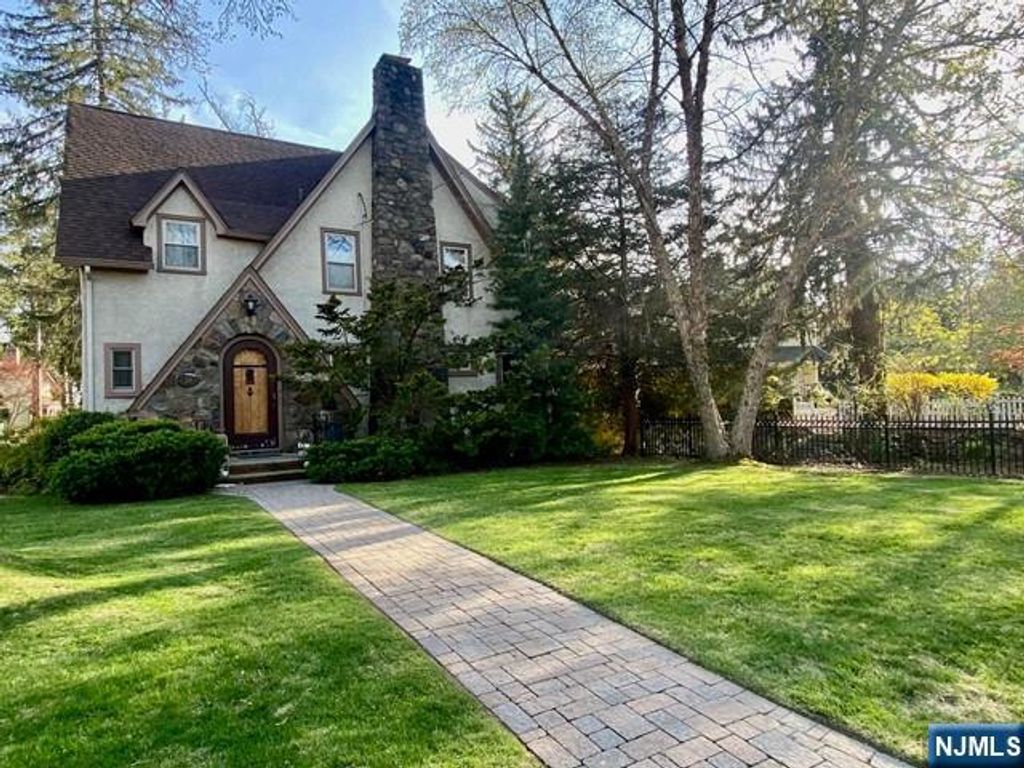 59 Oxford Place, Glen Rock, NJ 07452