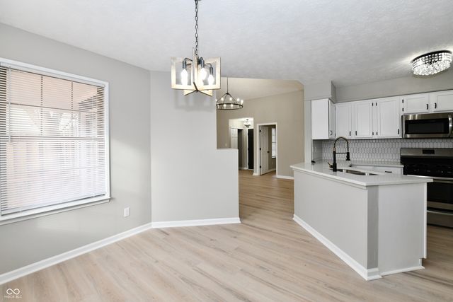 8547 Rock Hollow Circle, Indianapolis, IN 46256