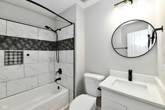 8547 Rock Hollow Circle, Indianapolis, IN 46256