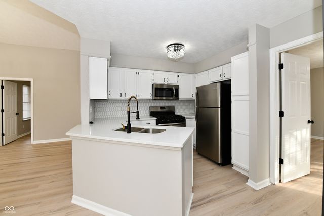 8547 Rock Hollow Circle, Indianapolis, IN 46256