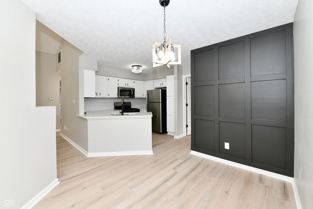 8547 Rock Hollow Circle, Indianapolis, IN 46256