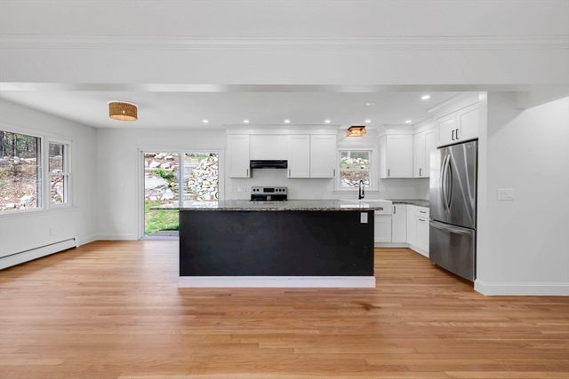 194 Breckenridge St, Palmer, MA 01069