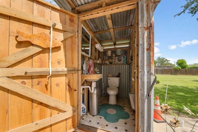 749 12th Street, Dickinson, TX 77539
