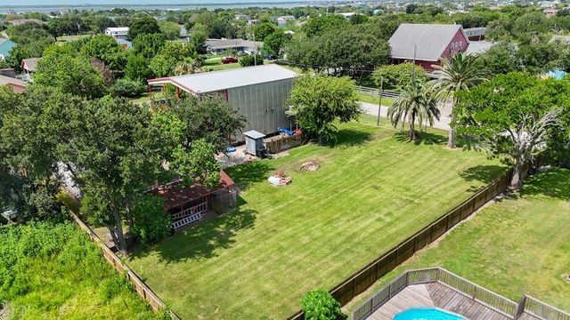 749 12th Street, Dickinson, TX 77539