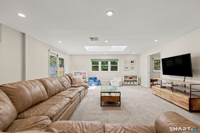 45 Cottontail Road, Norwalk, CT 06854
