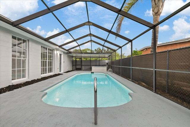 1130 DOGWOOD AVENUE, Tampa, FL 33613