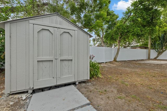 1130 DOGWOOD AVENUE, Tampa, FL 33613