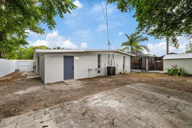1130 DOGWOOD AVENUE, Tampa, FL 33613