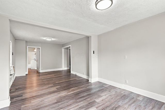 2884 E 9th Avenue, Columbus, OH 43219