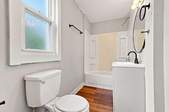 2884 E 9th Avenue, Columbus, OH 43219