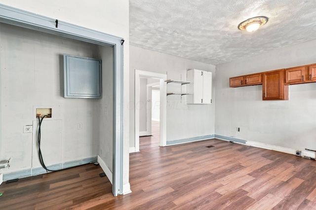 2884 E 9th Avenue, Columbus, OH 43219