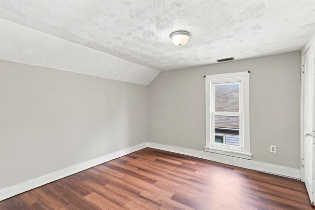 2884 E 9th Avenue, Columbus, OH 43219