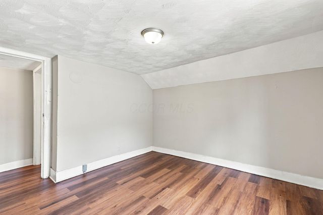 2884 E 9th Avenue, Columbus, OH 43219