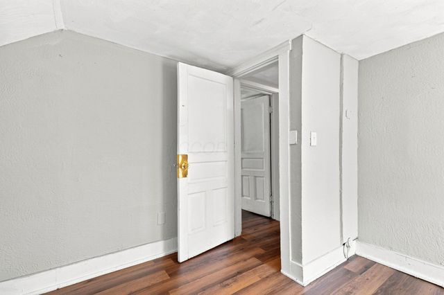 2884 E 9th Avenue, Columbus, OH 43219