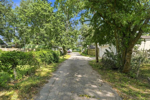 2884 E 9th Avenue, Columbus, OH 43219