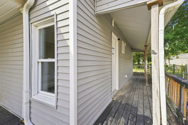 2884 E 9th Avenue, Columbus, OH 43219