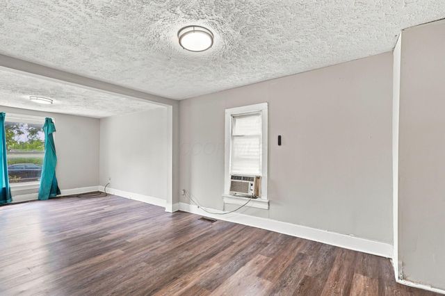 2884 E 9th Avenue, Columbus, OH 43219