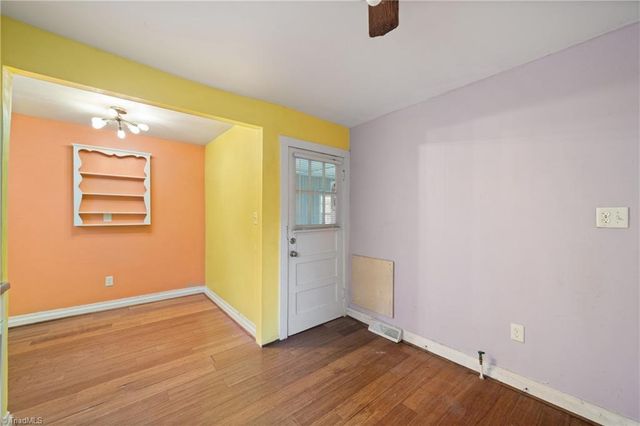 683 Old Hollow Road, Winston-salem, NC 27105