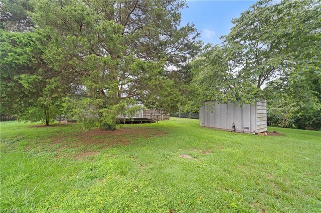 683 Old Hollow Road, Winston-salem, NC 27105