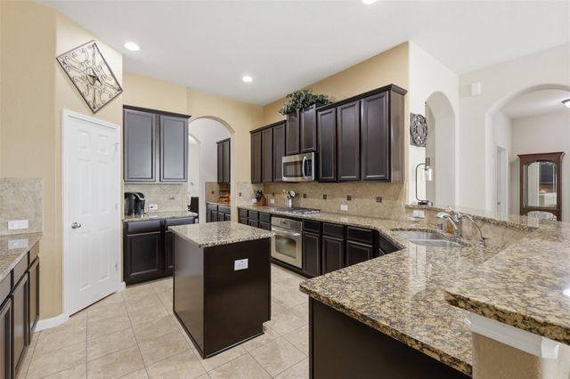 3608 Barrington Court, Pearland, TX 77584