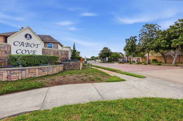 3608 Barrington Court, Pearland, TX 77584
