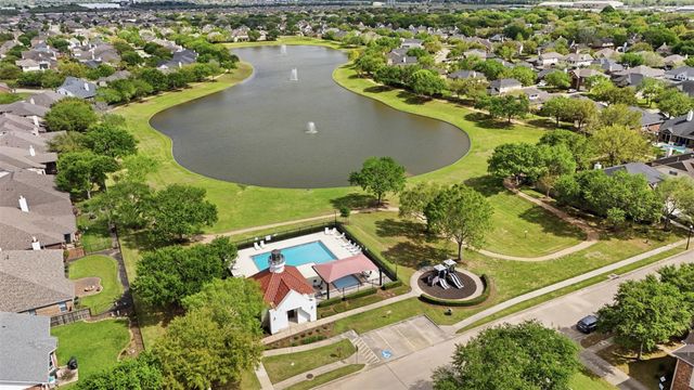 3608 Barrington Court, Pearland, TX 77584